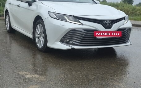 Toyota Camry, 2019 год, 2 600 000 рублей, 15 фотография