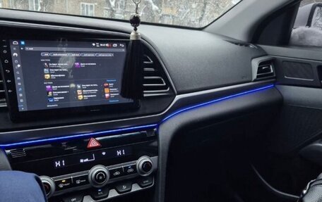 Hyundai Elantra VI рестайлинг, 2019 год, 1 750 000 рублей, 7 фотография