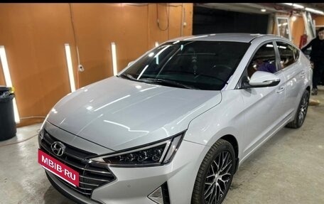 Hyundai Elantra VI рестайлинг, 2019 год, 1 750 000 рублей, 3 фотография