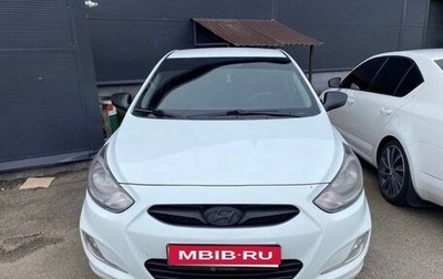 Hyundai Solaris II рестайлинг, 2011 год, 730 000 рублей, 1 фотография