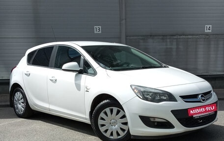Opel Astra J, 2015 год, 849 000 рублей, 3 фотография