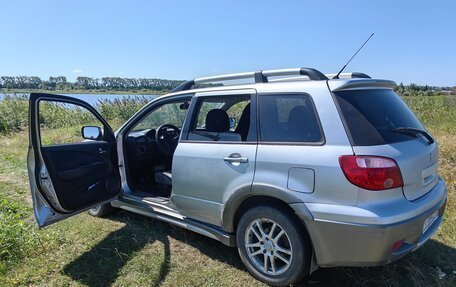 Mitsubishi Outlander III рестайлинг 3, 2006 год, 700 000 рублей, 8 фотография