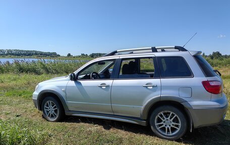 Mitsubishi Outlander III рестайлинг 3, 2006 год, 700 000 рублей, 7 фотография