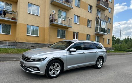 Volkswagen Passat B8 рестайлинг, 2019 год, 1 910 000 рублей, 2 фотография