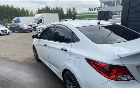 Hyundai Solaris II рестайлинг, 2011 год, 730 000 рублей, 3 фотография