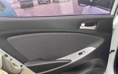 Hyundai Solaris II рестайлинг, 2011 год, 730 000 рублей, 9 фотография