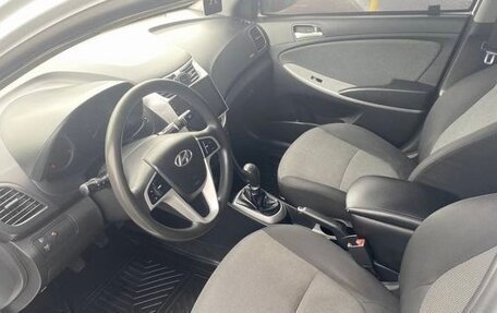 Hyundai Solaris II рестайлинг, 2011 год, 730 000 рублей, 13 фотография