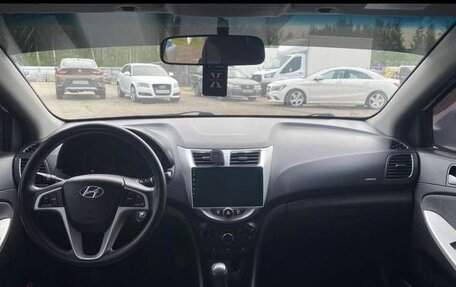 Hyundai Solaris II рестайлинг, 2011 год, 730 000 рублей, 7 фотография