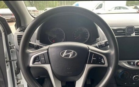 Hyundai Solaris II рестайлинг, 2011 год, 730 000 рублей, 12 фотография