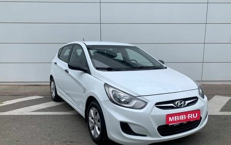 Hyundai Solaris II рестайлинг, 2013 год, 850 000 рублей, 2 фотография