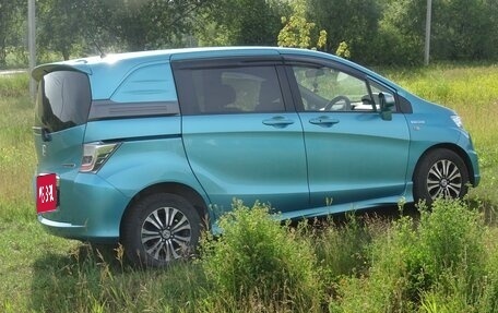 Honda Freed I, 2013 год, 1 050 000 рублей, 4 фотография