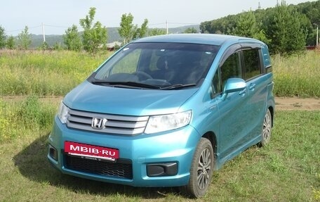 Honda Freed I, 2013 год, 1 050 000 рублей, 2 фотография
