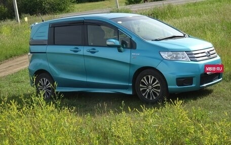 Honda Freed I, 2013 год, 1 050 000 рублей, 3 фотография