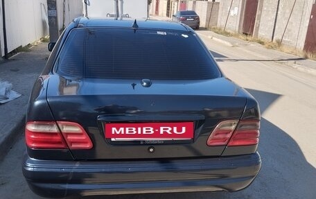Mercedes-Benz E-Класс, 1996 год, 400 000 рублей, 2 фотография