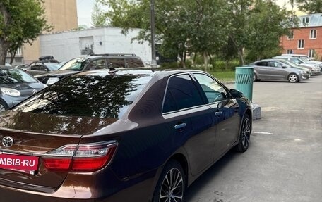 Toyota Camry, 2017 год, 1 990 000 рублей, 4 фотография