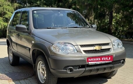 Chevrolet Niva I рестайлинг, 2013 год, 700 000 рублей, 3 фотография