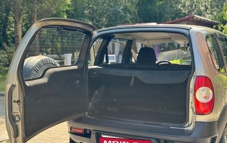 Chevrolet Niva I рестайлинг, 2013 год, 700 000 рублей, 21 фотография