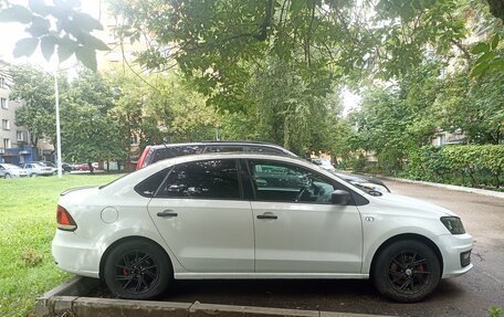 Volkswagen Polo VI (EU Market), 2016 год, 800 000 рублей, 2 фотография
