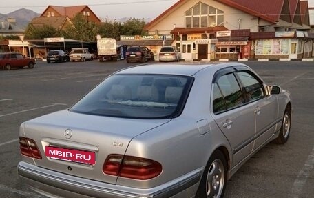 Mercedes-Benz E-Класс, 2001 год, 1 000 000 рублей, 22 фотография