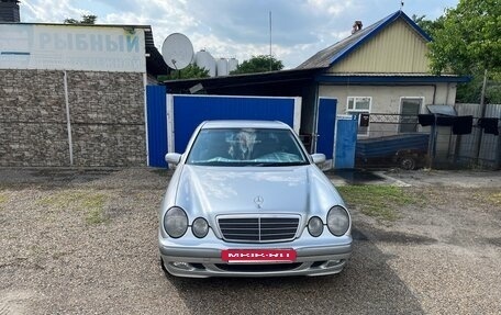 Mercedes-Benz E-Класс, 2001 год, 1 000 000 рублей, 28 фотография