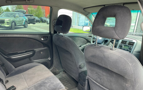 Toyota Avensis III рестайлинг, 2001 год, 320 000 рублей, 14 фотография