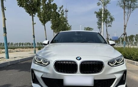 BMW 1 серия, 2021 год, 2 300 000 рублей, 3 фотография