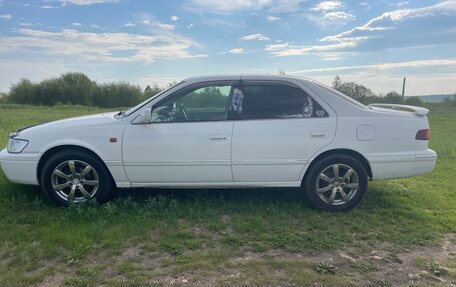 Toyota Camry, 2001 год, 380 000 рублей, 3 фотография