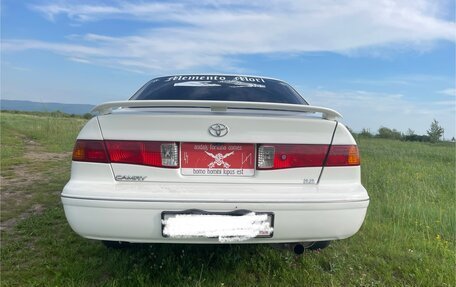 Toyota Camry, 2001 год, 380 000 рублей, 2 фотография