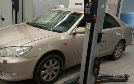 Toyota Camry V40, 2004 год, 630 000 рублей, 1 фотография