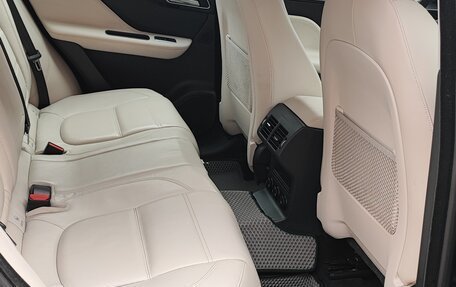 Jaguar F-Pace, 2017 год, 3 400 000 рублей, 11 фотография