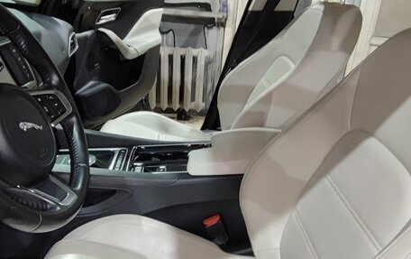 Jaguar F-Pace, 2017 год, 3 400 000 рублей, 7 фотография
