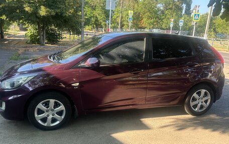Hyundai Solaris II рестайлинг, 2012 год, 825 000 рублей, 4 фотография
