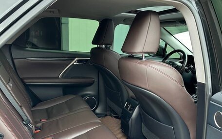 Lexus RX IV рестайлинг, 2019 год, 4 800 000 рублей, 7 фотография