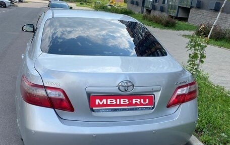 Toyota Camry, 2010 год, 930 000 рублей, 4 фотография