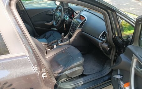 Opel Astra J, 2011 год, 640 000 рублей, 10 фотография