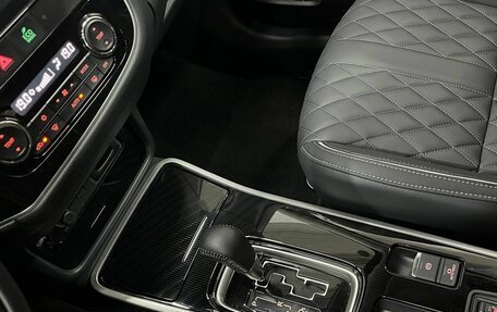 Mitsubishi Outlander III рестайлинг 3, 2022 год, 2 649 000 рублей, 15 фотография