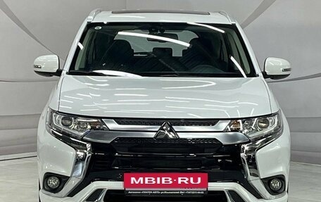 Mitsubishi Outlander III рестайлинг 3, 2022 год, 2 649 000 рублей, 2 фотография