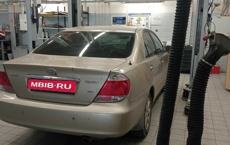 Toyota Camry V40, 2004 год, 630 000 рублей, 3 фотография