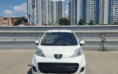 Peugeot 107 I рестайлинг, 2010 год, 430 000 рублей, 3 фотография