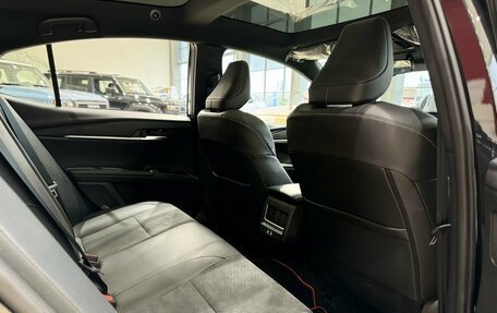 Toyota Camry, 2025 год, 5 300 000 рублей, 9 фотография