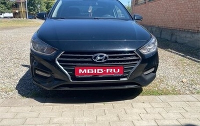 Hyundai Solaris II рестайлинг, 2018 год, 900 000 рублей, 1 фотография