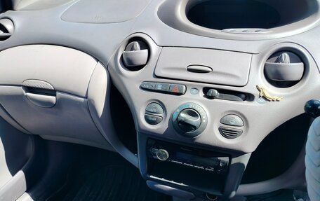 Toyota Platz, 1999 год, 320 000 рублей, 3 фотография