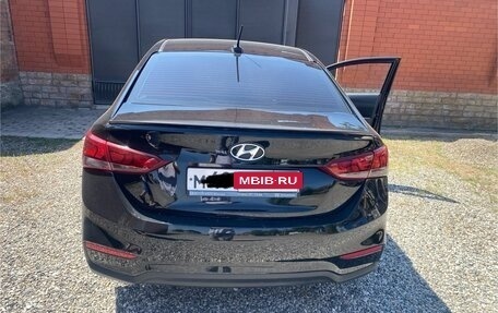 Hyundai Solaris II рестайлинг, 2018 год, 900 000 рублей, 5 фотография