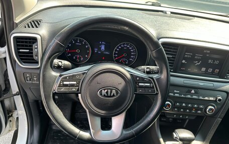 KIA Sportage IV рестайлинг, 2020 год, 2 115 000 рублей, 29 фотография