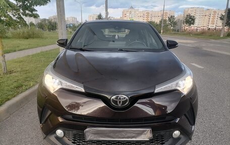 Toyota C-HR I рестайлинг, 2019 год, 2 650 000 рублей, 3 фотография