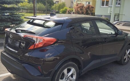 Toyota C-HR I рестайлинг, 2019 год, 2 650 000 рублей, 6 фотография