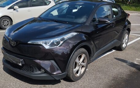 Toyota C-HR I рестайлинг, 2019 год, 2 650 000 рублей, 5 фотография