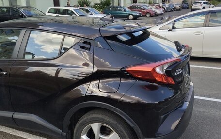 Toyota C-HR I рестайлинг, 2019 год, 2 650 000 рублей, 7 фотография