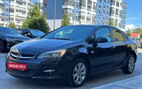 Opel Astra J, 2015 год, 1 120 000 рублей, 4 фотография