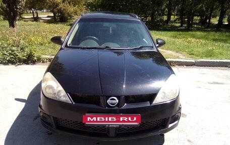 Nissan Wingroad III, 2003 год, 333 000 рублей, 2 фотография